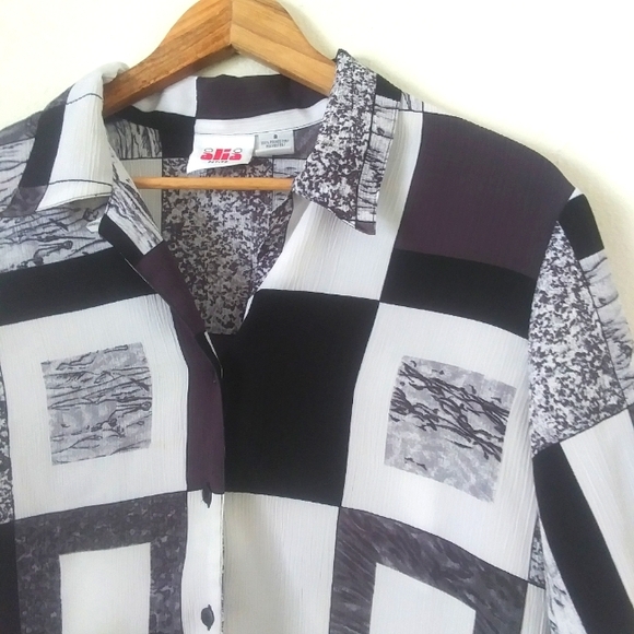 Vintage 80s Black & White Geometric Print Top - Picture 2 of 11